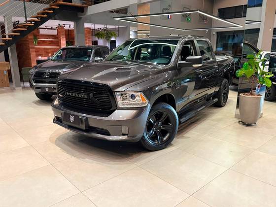 RAM CLASSIC 5.7 V8 GASOLINA LARAMIE NIGHT EDITION CD 4X4 AUTOMÁTICO RAM CLASSIC 5.7 V8 GASOLINA LARAMIE NIGHT EDITION CD 4X4 AUTOMÁTICO